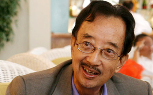 TS. Alan Phan: "Bây giờ, vào nửa hiệp sau của trận bóng, các cầu thủ lại yêu cầu trọng tài áp dụng một luật chơi mới?".