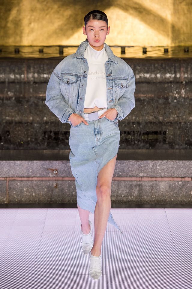 BST Xuân - Hè 2020 của Alexander Wang: nước Mỹ quá khứ và tương lai - Ảnh 12.