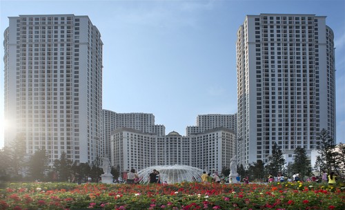 Tính riêng trong quý 4/2014, hoạt động kinh doanh của tất cả các thương hiệu Vinhomes, Vincom Retail, Vinpearl, Vinmec, Vinmart đều đóng góp lớn vào mức tăng trưởng doanh thu chung của Vingroup. <br>