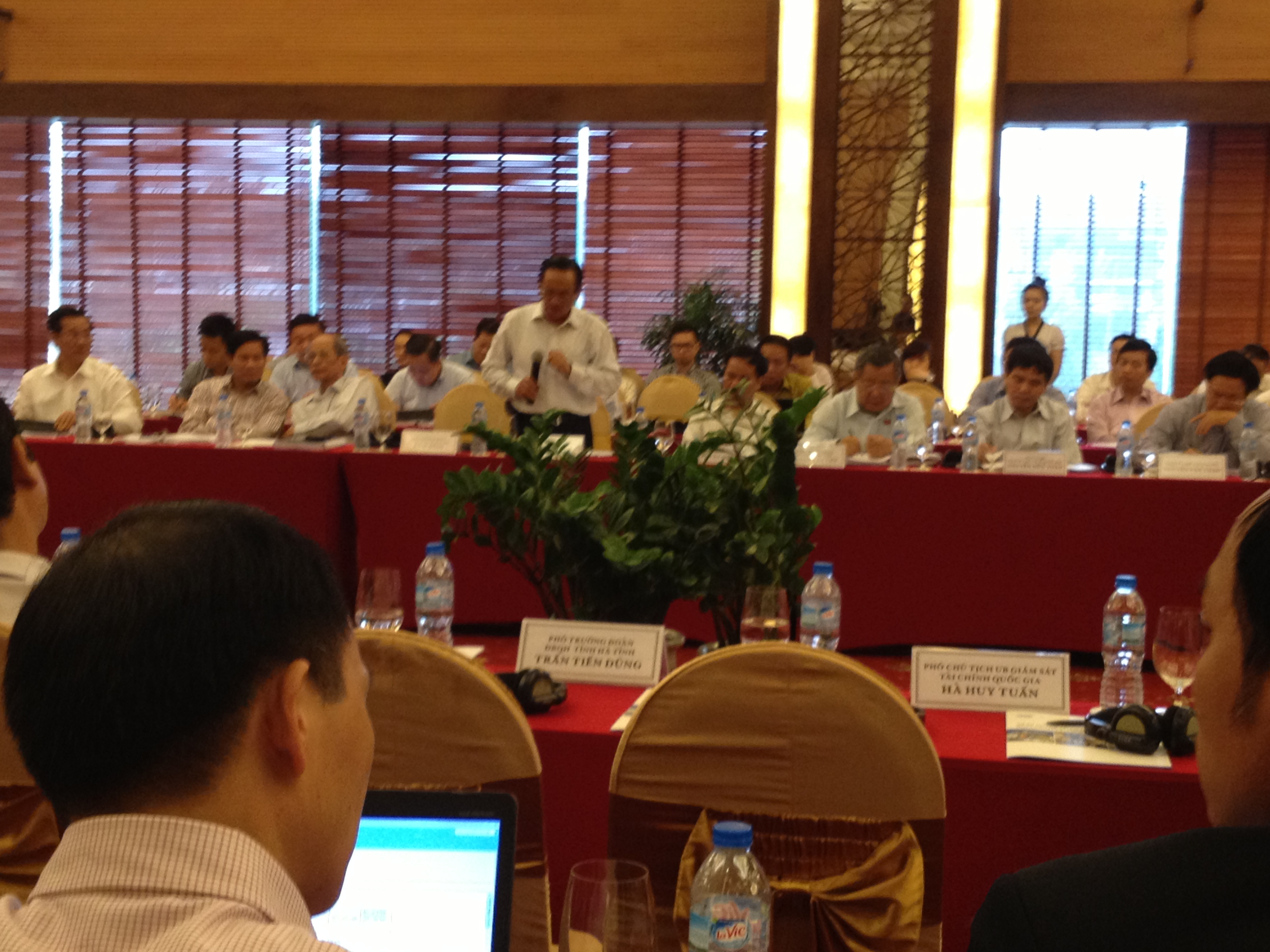 Nợ công, nợ xấu, tỷ giá&nbsp; là những vấn đề còn ý kiến nhiều chiều tại Diễn đàn Kinh tế Mùa xuân.<br>