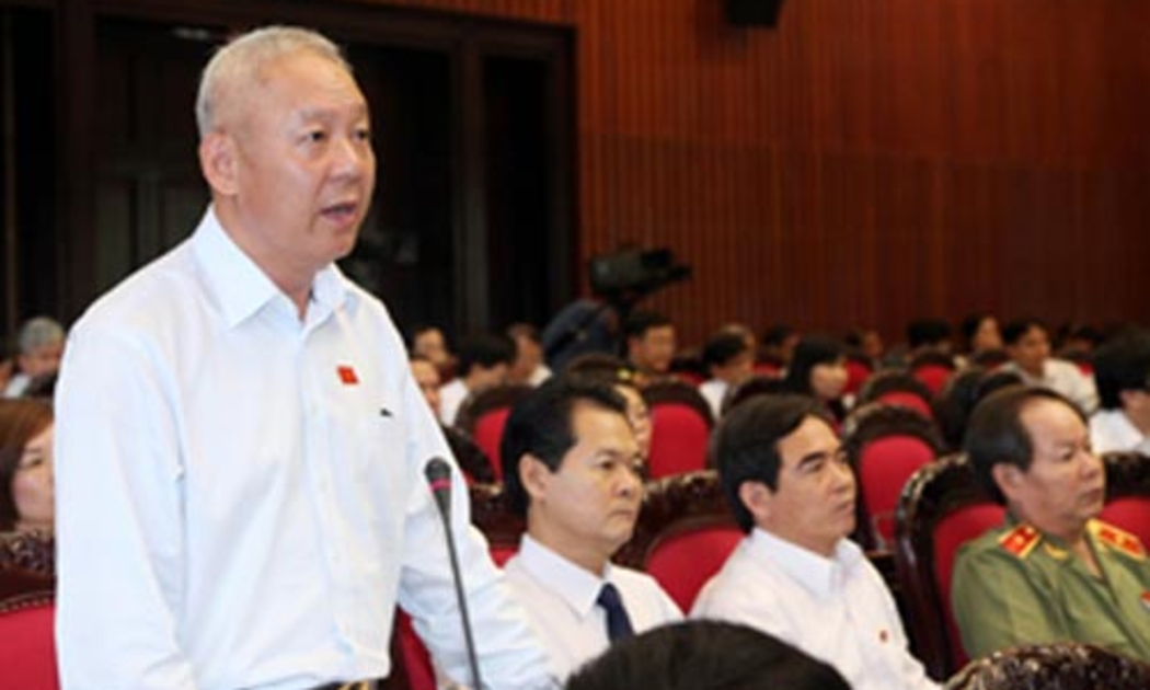 Đại biểu Trần Văn, Phó chủ nhiệm Ủy ban Tài chính - Ngân sách của Quốc hội cho rằng kiểm soát tài sản và thu nhập phải là điều, khoản cốt lõi của dự thảo luật.<br>