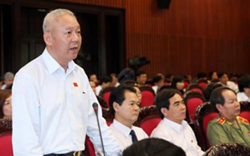 Đại biểu Trần Văn, Phó chủ nhiệm Ủy ban Tài chính - Ngân sách của Quốc hội cho rằng kiểm soát tài sản và thu nhập phải là điều, khoản cốt lõi của dự thảo luật.<br>