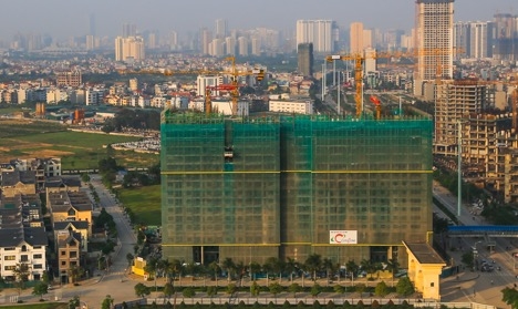 <p class="p1" style="margin: 0px; font-stretch: normal; font-size: 12px; line-height: normal; font-family: "Helvetica Neue"; -webkit-text-stroke-color: rgb(0, 0, 0);"><span class="s1" style="font-kerning: none;">Đến cuối tháng 4/2017, Anland Complex đã xây dựng đến tầng 18 đúng như cam kết của Chủ đầu tư với khách hàng.</span></p><div><span class="s1" style="font-kerning: none;"><br></span></div>