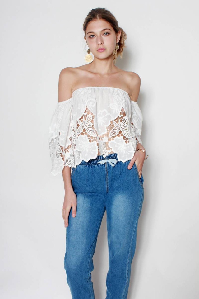 Áo trễ vai: sẵn sàng đón nắng hè - Ảnh 1.