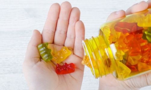 Thận trọng khi bổ sung vitamin dạng kẹo dẻo