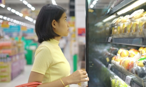 Loạn... trái cây nhập khẩu