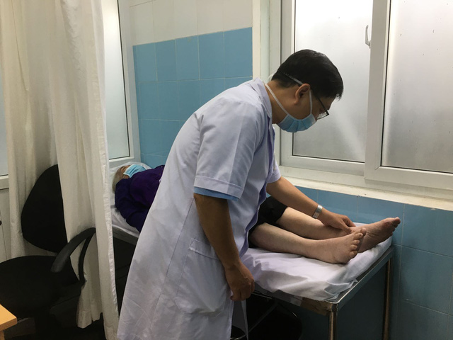 Nặng chân mỗi khi chiều về, nên đi khám suy tĩnh mạch - Ảnh 1.