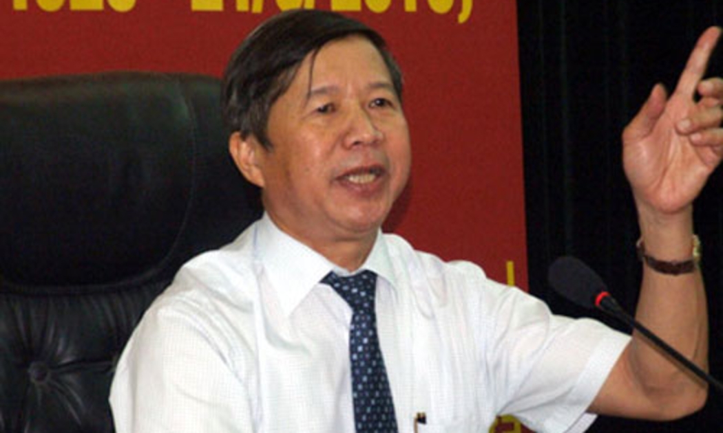 Nguyên Chủ tịch Tổng công ty Đường sắt Việt Nam Nguyễn Hữu Bằng - một trong số những cán bộ đã nghỉ hưu phải giải trình, cam kết không liên quan đến nghi án nhận hối lộ.