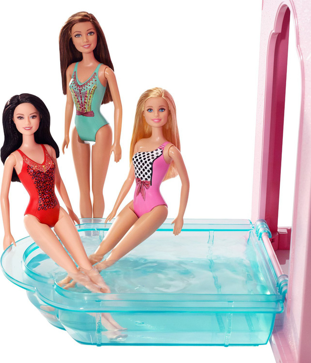Búp bê Barbie: quyến rũ học sinh, mất lòng phụ huynh - Ảnh 1.