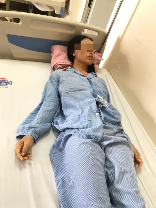 Biến chứng nặng do tự ý đắp thuốc lá trị u vú - Ảnh 1.