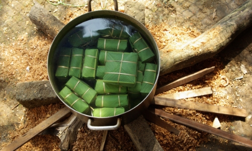 Tết về, nhớ bếp củi của mẹ