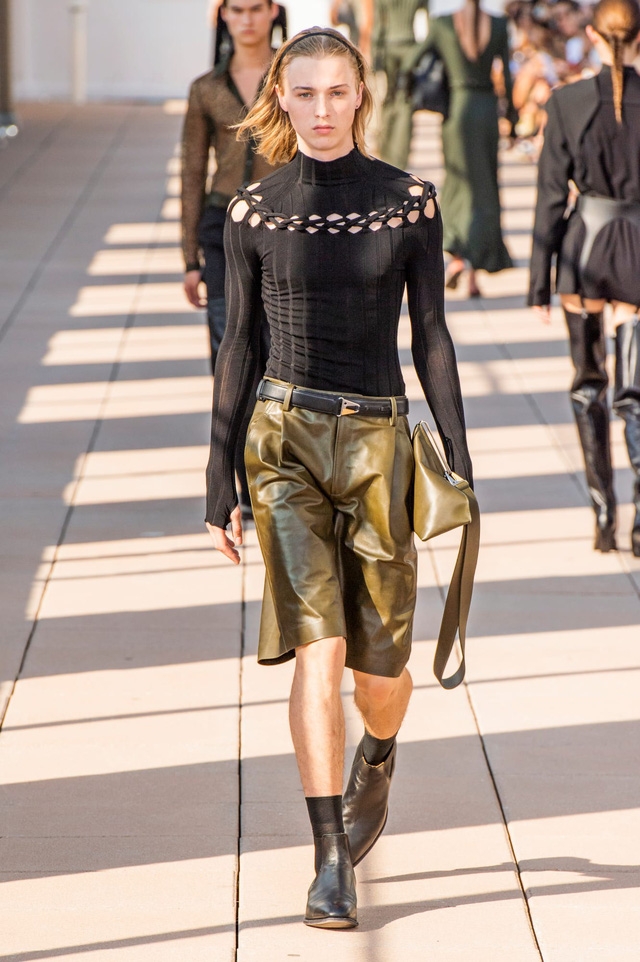 Quần short Bermuda trở lại trong mùa Xuân – Hè 2020 - Ảnh 6.