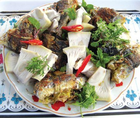 Về Núi Thành ăn cá chuồn xanh - Ảnh 2.