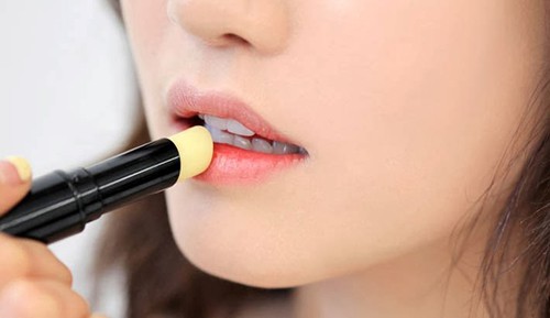 Để có làn môi luôn mướt mịn! - Ảnh 2.