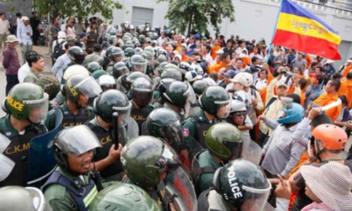 Việt Nam lên án vụ biểu tình sai trái tại Campuchia