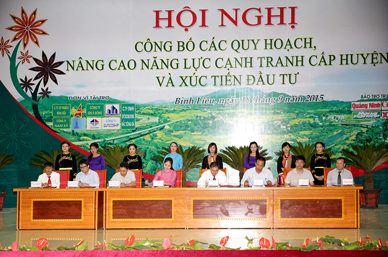 14 biên bản ghi nhớ được ký kết giữa các nhà đầu tư với huyện Bình Liêu, Quảng Ninh.