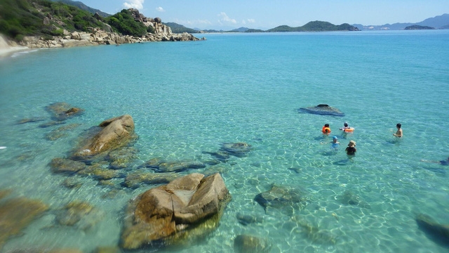 Một lần đến với đảo tôm hùm Bình Ba - Ảnh 4.