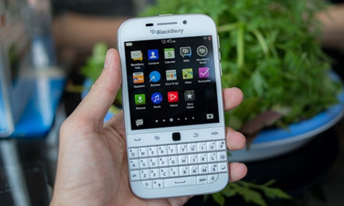 Giảm mạnh giá bán điện thoại BlackBerry để “xả” hàng