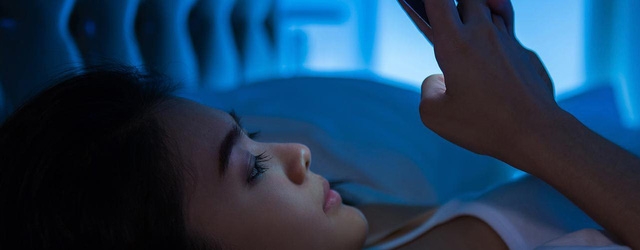 Đừng để ánh sáng xanh ảnh hưởng đến sức khỏe của bạn - Ảnh 2.