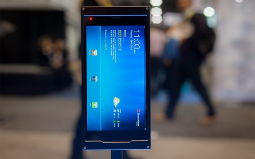 <font face="Arial, Verdana"><span style="font-size: 13.3333330154419px;">Mẫu thử nghiệm Bphone được trưng bày tại triển lãm điện tử tiêu dùng CES 2015 ở Las Vegas (Mỹ), tháng 1/2015.</span></font>