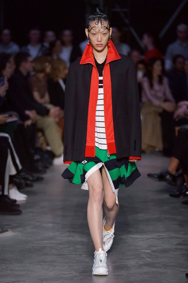 BST Burberry tại London Fashion Week 2019: sự trở lại của Riccardo Tisci - Ảnh 1.