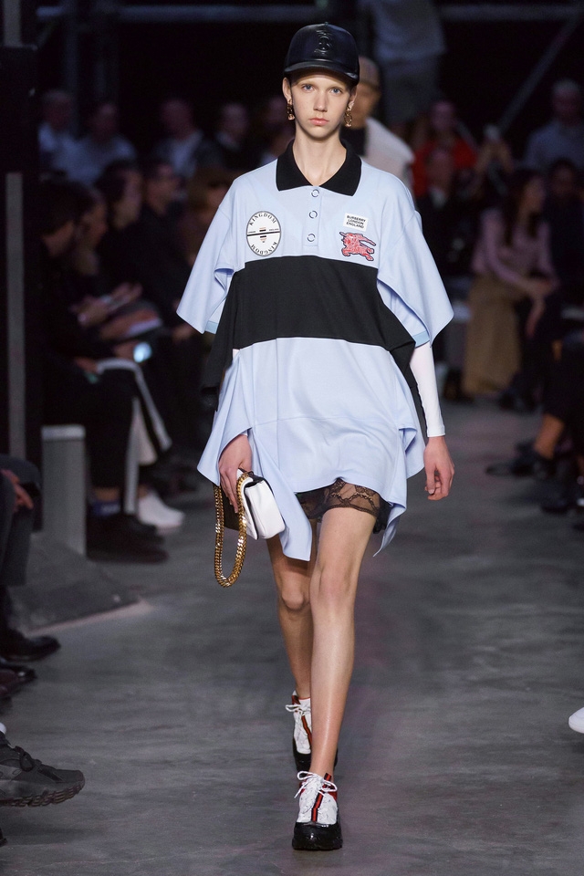 BST Burberry tại London Fashion Week 2019: sự trở lại của Riccardo Tisci - Ảnh 3.