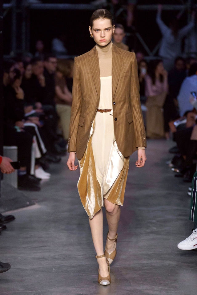 BST Burberry tại London Fashion Week 2019: sự trở lại của Riccardo Tisci - Ảnh 18.