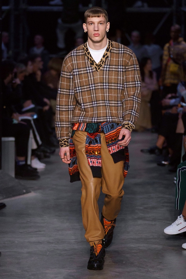 BST Burberry tại London Fashion Week 2019: sự trở lại của Riccardo Tisci - Ảnh 10.