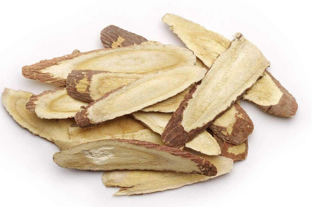 Cẩn trọng khi dùng cam thảo giải nhiệt mùa hè - Ảnh 2.