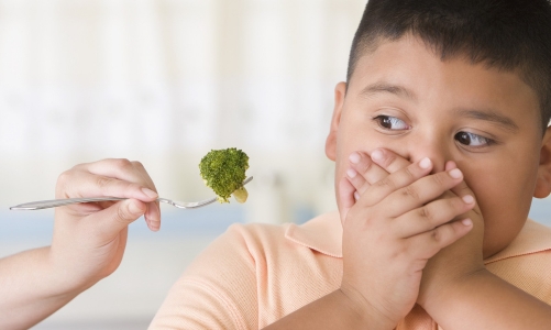 Làm gì để giúp con giảm cân?