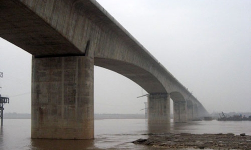 Chính phủ yêu cầu làm rõ vết nứt trụ cầu Vĩnh Tuy