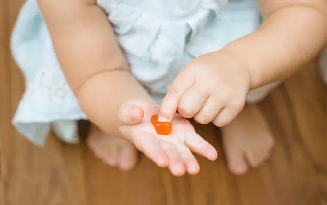 Thận trọng khi bổ sung vitamin dạng kẹo dẻo - Ảnh 1.