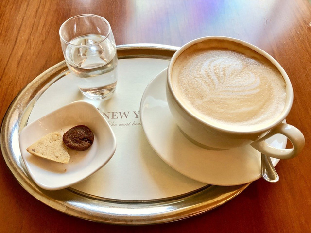 Thăm quán cà phê đẹp nhất thế giới tại Budapest - Ảnh 16.