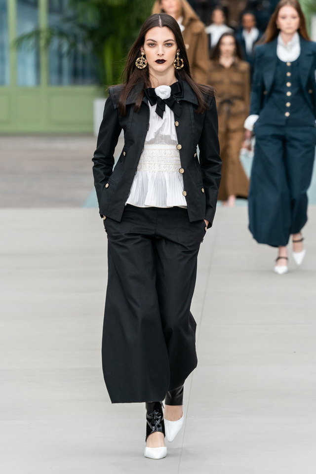 BST Resort 2020 của Chanel: khi không còn Karl Lagerfeld - Ảnh 1.