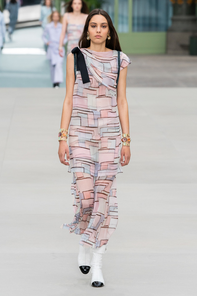 BST Resort 2020 của Chanel: khi không còn Karl Lagerfeld - Ảnh 16.