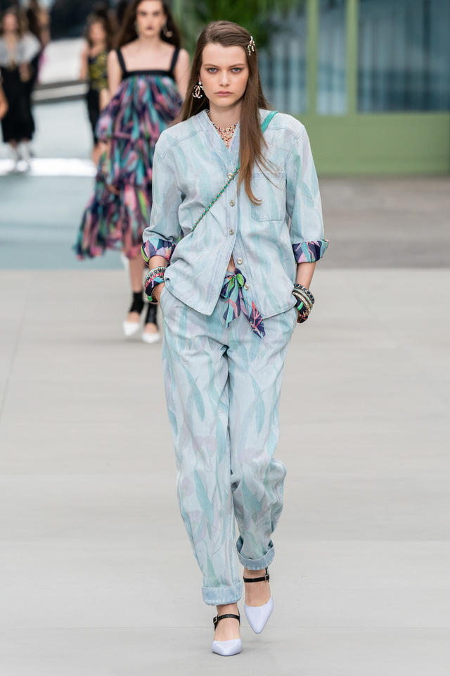 BST Resort 2020 của Chanel: khi không còn Karl Lagerfeld - Ảnh 17.