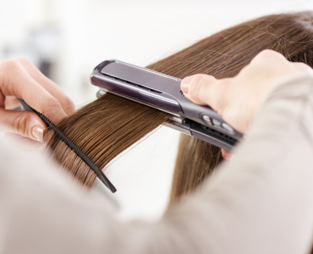 Tìm nguyên nhân khiến tóc của bạn xơ rối và hư tổn - Ảnh 2.