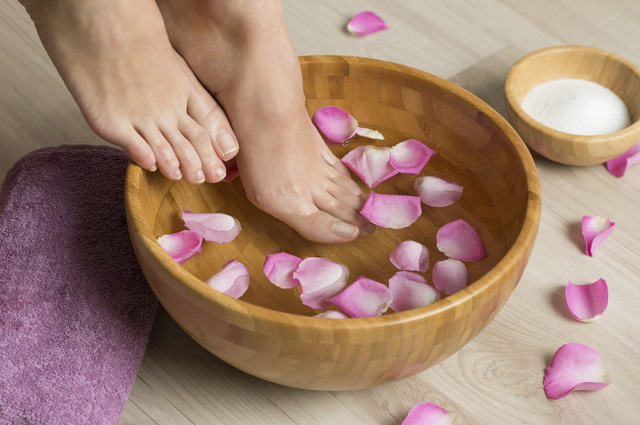 Học cách thư giãn cho bàn chân - Ảnh 2.