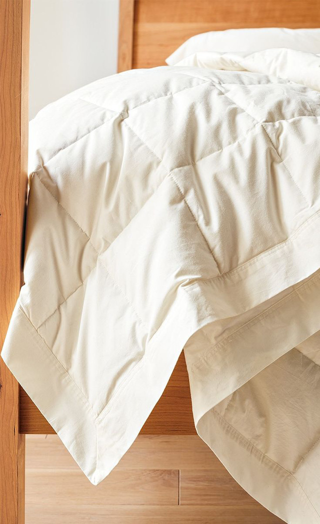 Chọn chăn lông vũ đúng chuẩn và lưu ý khi sử dụng - Ảnh 1.