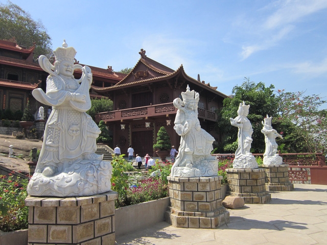 Thăm làng bè Châu Đốc mùa nước nổi - Ảnh 2.