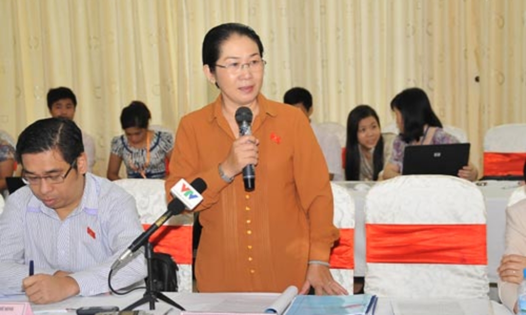 Đại biểu Quốc hội thảo luân tại tổ về dự thảo sửa đổi Hiến pháp năm 1992 - Ảnh: CTV.<br>