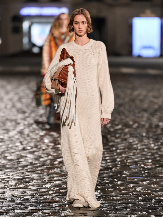 9 xu hướng nổi bật từ sàn diễn Paris Fashion Week 2021 - Ảnh 14.