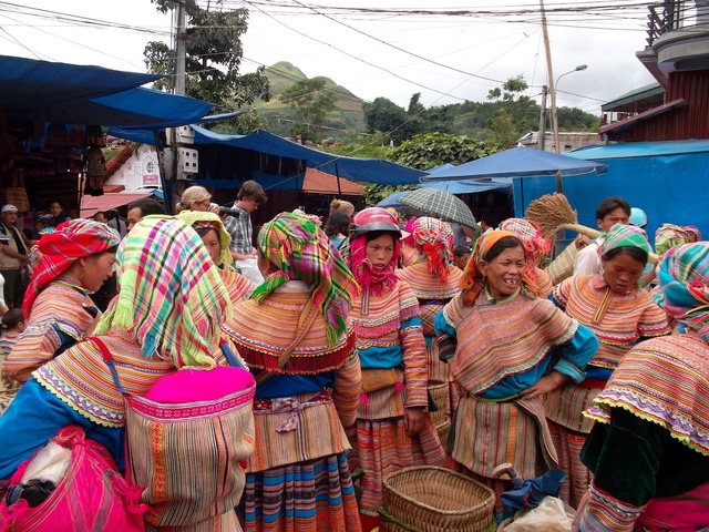 Mường Khương, chợ họp trong sương - Ảnh 8.