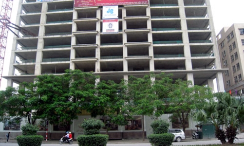 Giá giảm mạnh, địa ốc Hà Nội vẫn “bất động” 