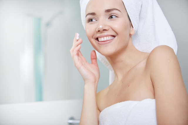 8 bí quyết để trang điểm xinh đẹp trong ngày lạnh - Ảnh 2.