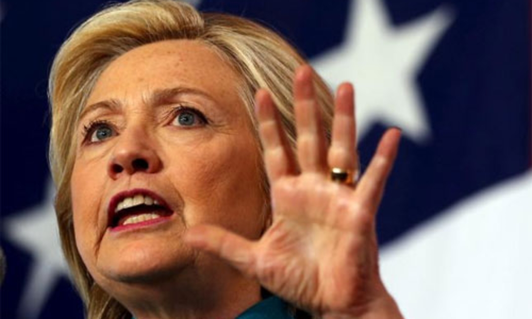 Ứng cử viên Tổng thống Mỹ Hillary Clinton phát biểu tại sự kiện vận động tranh cử ở Des Moines, bang Iowa ngày 14/6/2015 - Ảnh: AP.<br>