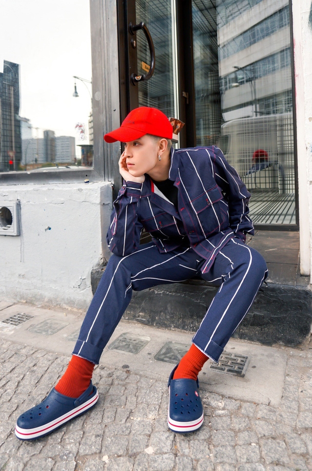 Crocs: thảm họa thời trang phổ biến toàn cầu - Ảnh 14.