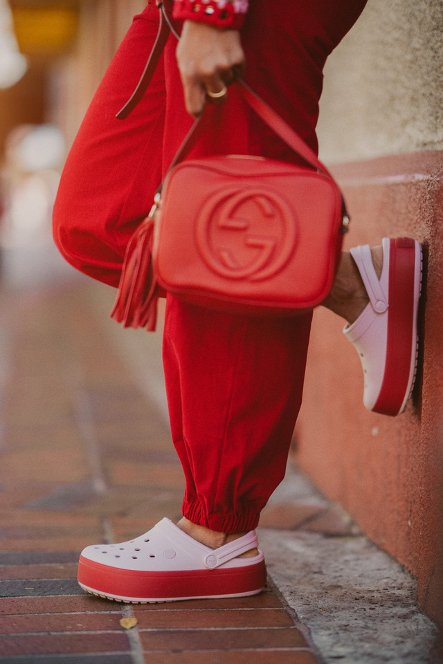 Crocs: thảm họa thời trang phổ biến toàn cầu - Ảnh 11.