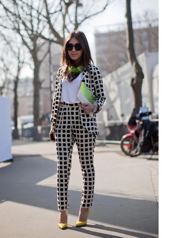 Nổi bật với bộ trang phục mang tông màu đen – trắng - Ảnh 9.