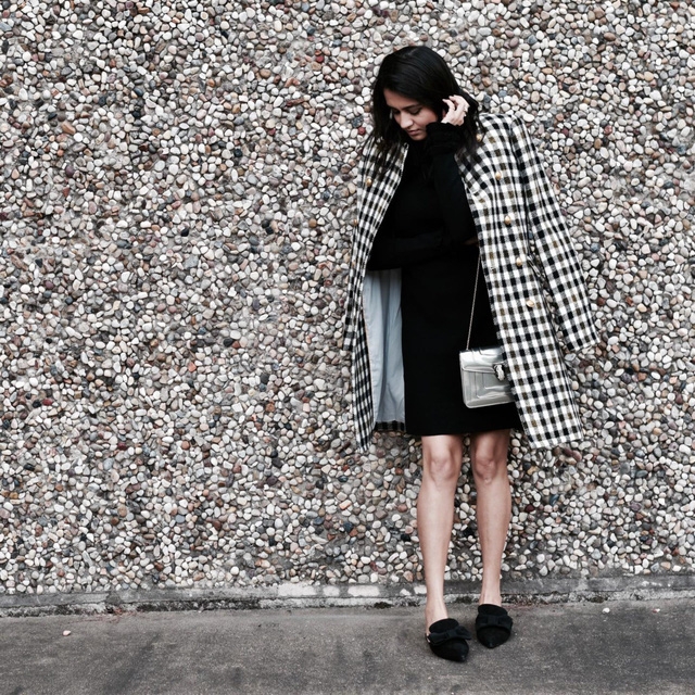 Nổi bật với bộ trang phục mang tông màu đen – trắng - Ảnh 2.